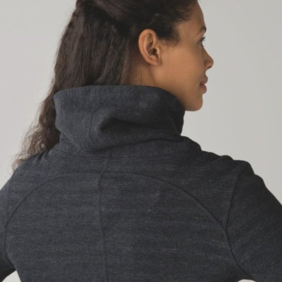 Lululemon In A Cinch Long Sleeve Tee - Picture 4 of 8